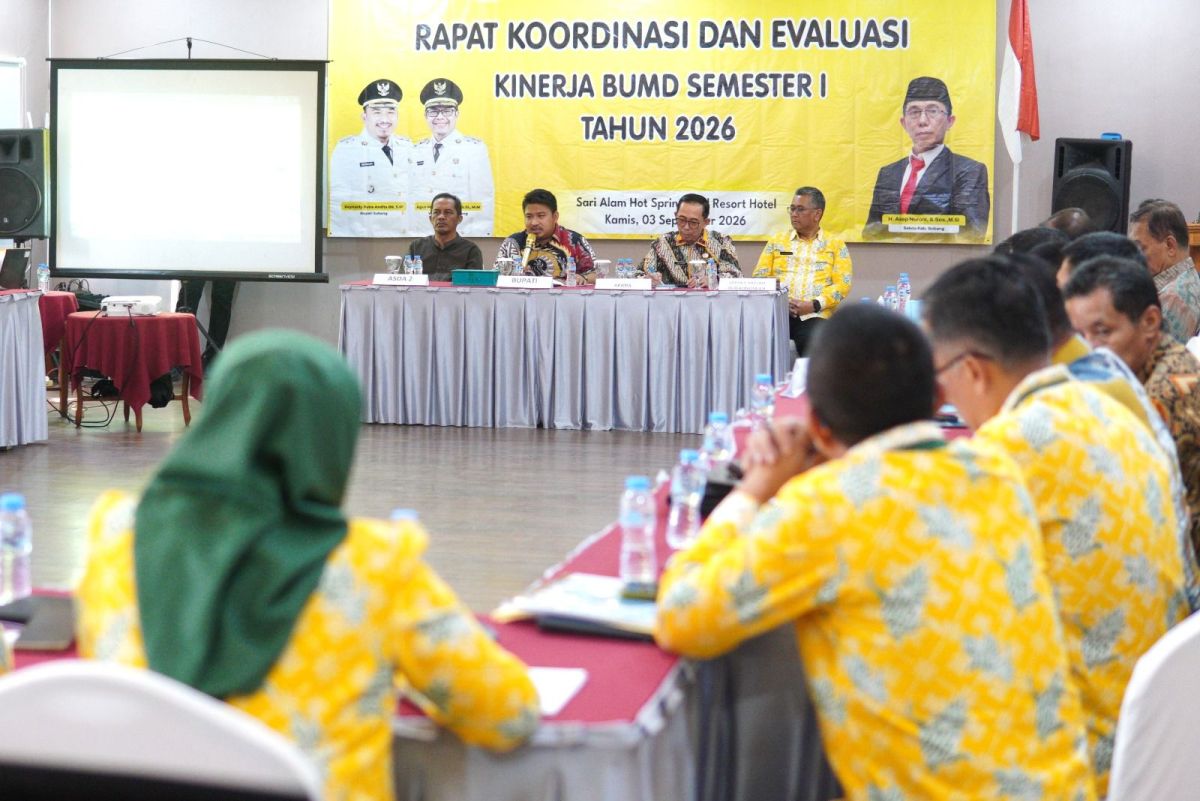 HADIRI RAPAT KOORDINASI KINERJA BUMD SEMESTER I, BUPATI SUBANG TEGASKAN PENGUATAN TATA KELOLA DAN KONTRIBUSI BUMD