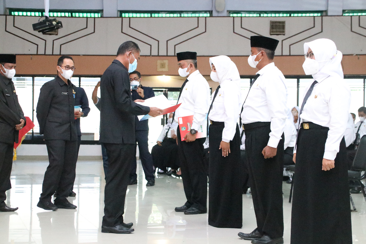 1.043 PPPK GURU TAHAP 1 TERIMA SK