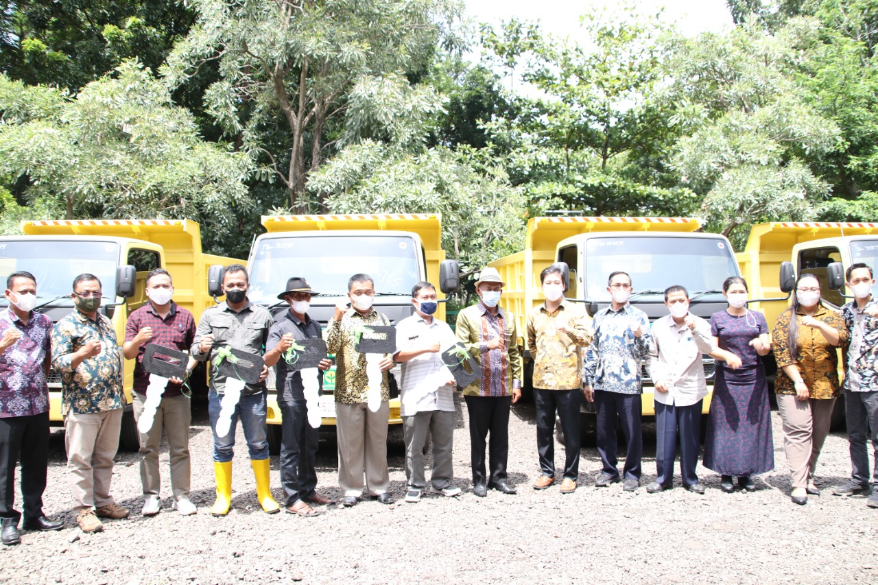 5 Desa di Kabupaten Subang Terima Bantuan Dump Truck,Bupati: Nitip ke Kepala Desa,Tolong Jaga dan Rawat dengan Baik