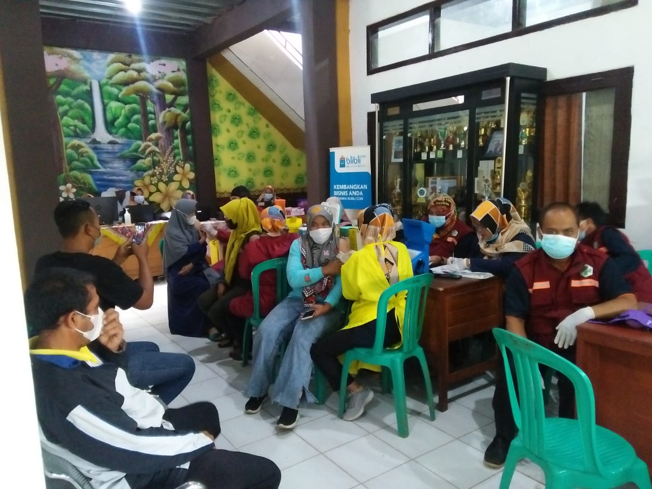640 Orang Warga Desa Cisaat di Vaksin