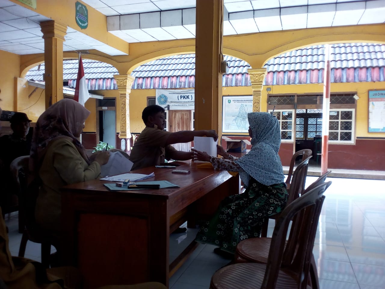 92 Warga Desa Bojongkeding Dapat Bantuan Dari BLT DD