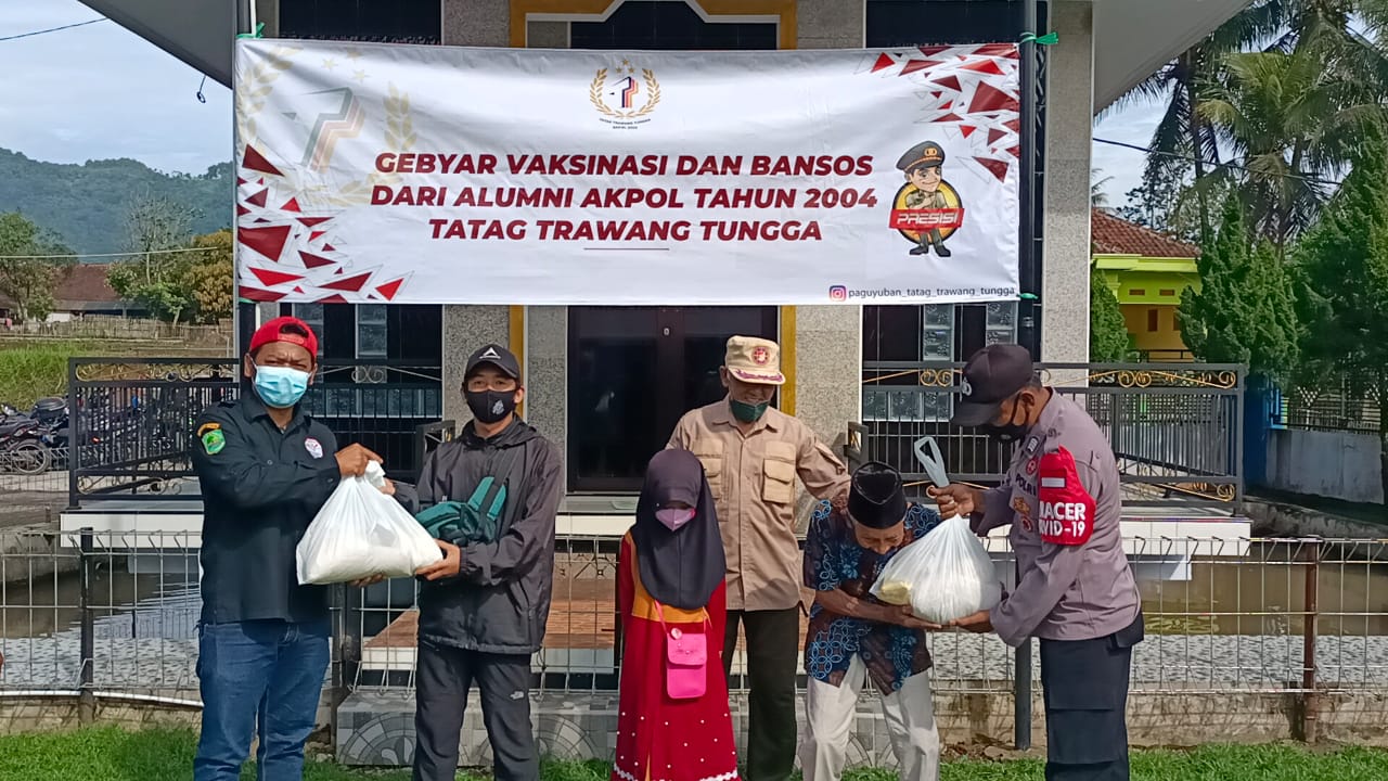 AKPOL Alumni 2004 Gelar Gebyar Vaksinasi Dan Bansos