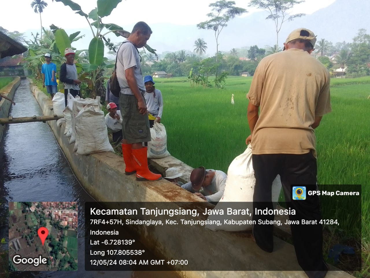 Antusiasme  Warga RW 01 dan RW 05 Kp. Bolang Desa Cibuluh, Perbaiki Saluran Irigasi Blok Astana Kikis