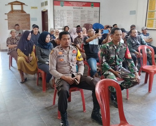 Bhabin bersama Babinsa AD Desa Gandasoli bersinergi  menghadiri  pemeriksaan Irda Kab. Subang di aula  Desa Gandasoli, Kec Tanjungsiang kab Subang