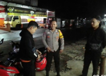Bhabinkamtibmas Desa Cibuluh Himbau dan ajak  warganya agar pelihara Kamtibmas dilingkungannya