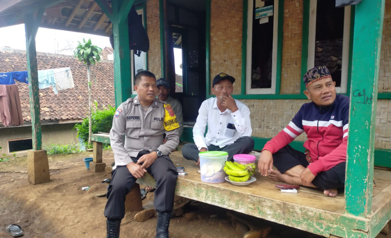 Bhabinkamtibmas Polsek Pamulihan Gelar Silaturahmi Dengan Warga Citali