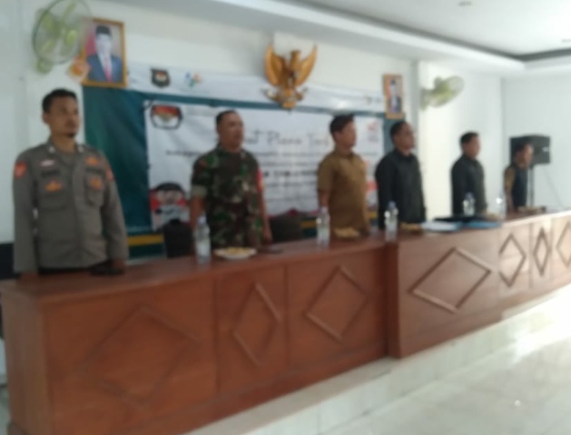 Bhabinktm Desa Tanjungsiang menghadiri rapat pleno Terbuka Rekapitulasi Daftar pemilih Hasil Perbaikan DPS pada pemilu tahun 2024 Desa Tanjungsiang
