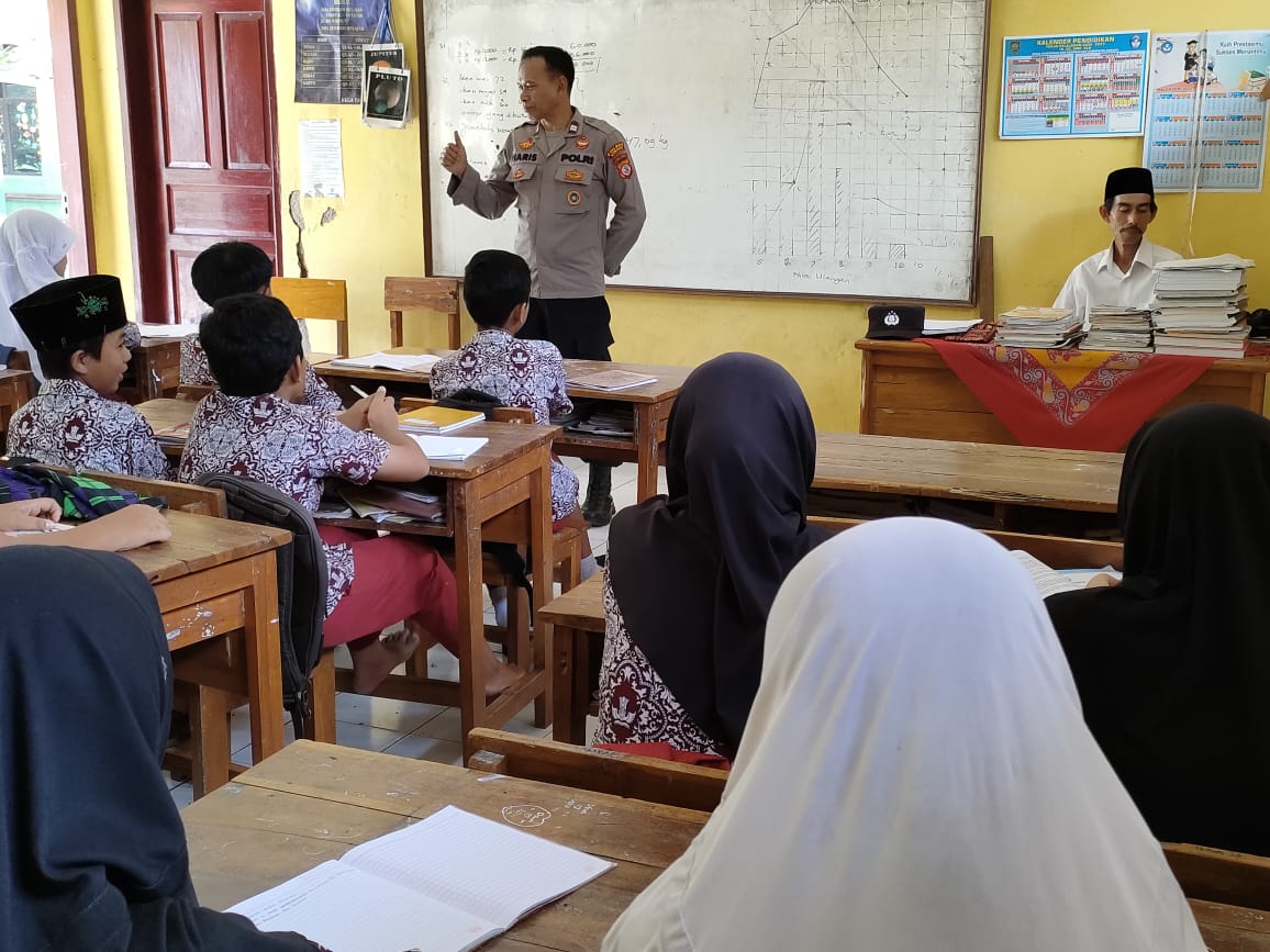 Binluh Kanit Binmas Polsek Tanjungsiang Ke SDN Buniara Wilkum Polsek Tanjungsiang