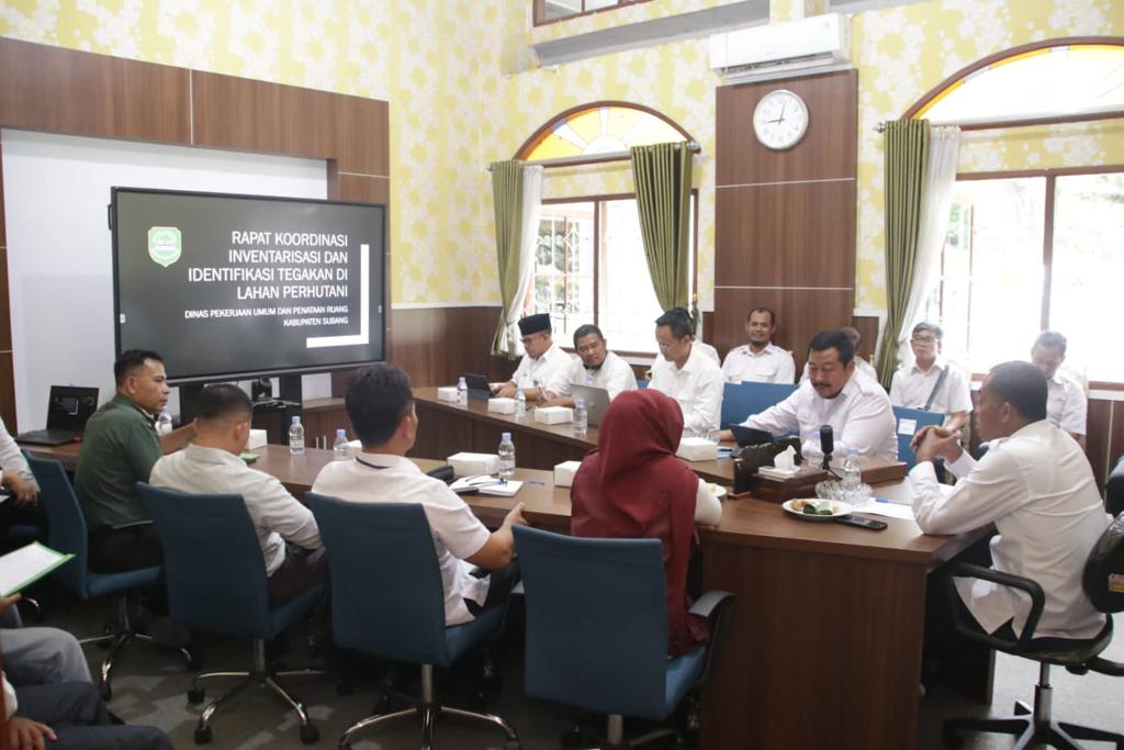 Buka Rapat Koordinasi Inventarisasi dan Identifikasi tegakan di lahan Perhutani