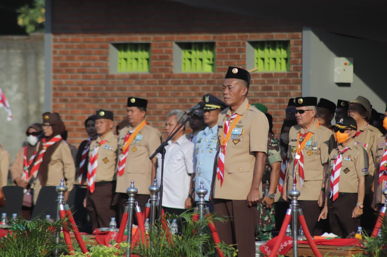Bupati mengikuti Upacara puncak HUT Pramuka ke 62 sekaligus membuka kegiatan Raimuna Cabang Subang