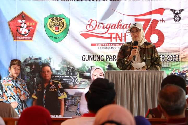 Bupati Purwakarta Hadiri Kegiatan Bakti Sosial Sunatan Masal kepada Anak Yatim dan Jompo
