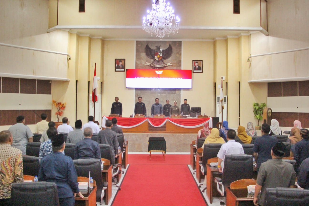 Bupati Subang dan Sekda  Hadiri Rapat Paripurna bahas berbagai Agenda