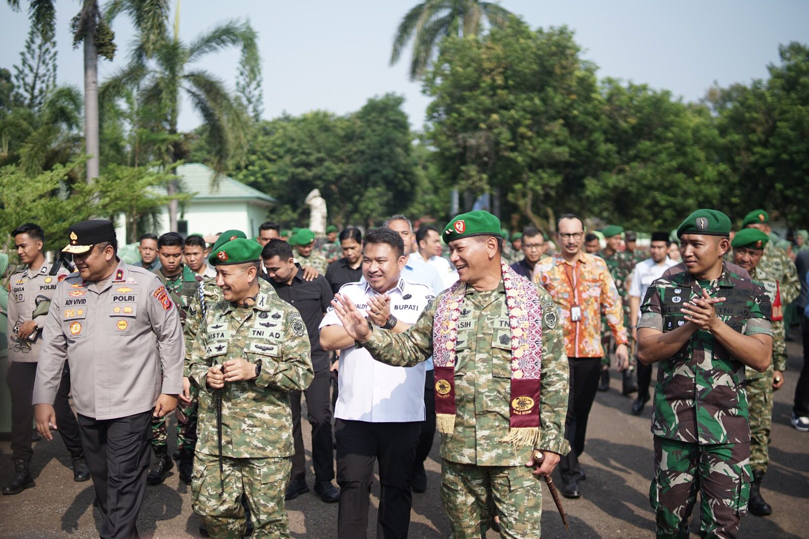 BUPATI SUBANG HADIRI ACARA PUNCAK BAKTI SOSIAL MANUNGGAL TNI DAN RAKYAT BERSAMA IKATAN DOKTER INDONESIA JAWA BARAT