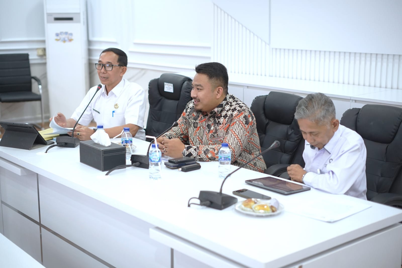 BUPATI SUBANG HADIRI RAPAT KOORDINASI PENYELESAIAN LAPORAN MASYARAKAT BERSAMA OMBUDSMAN RI JAWA BARAT