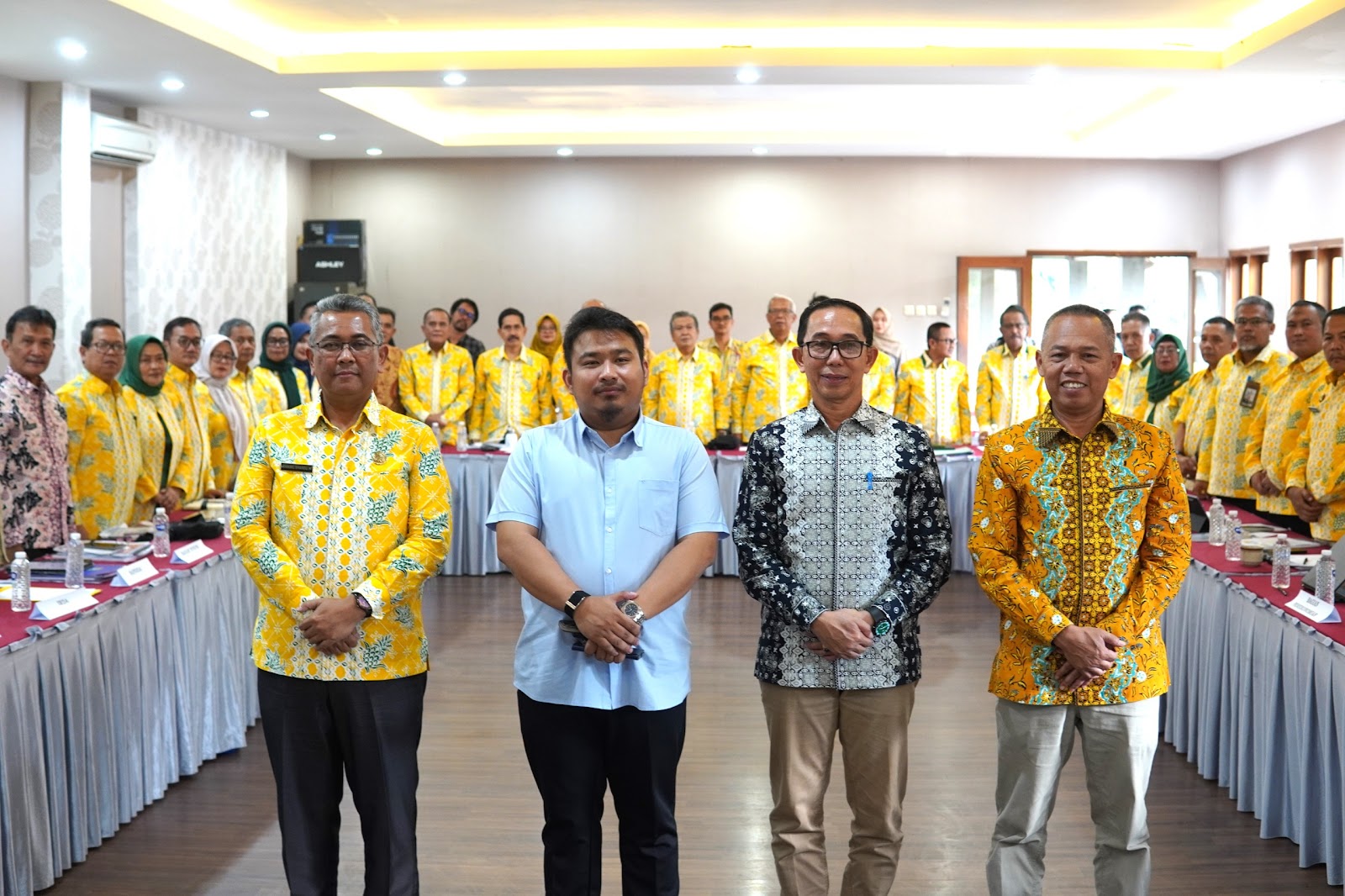 BUPATI SUBANG PIMPIN RAPAT KOORDINASI DAN EVALUASI KINERJA BUMD SEMESTER I TAHUN 2025