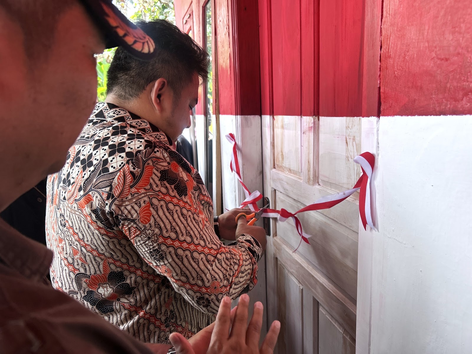 BUPATI SUBANG RESMIKAN DAN SERAHKAN KUNCI RUMAH LAYAK HUNI PROGRAM BEDAH RUTILAHU FMP JABAR