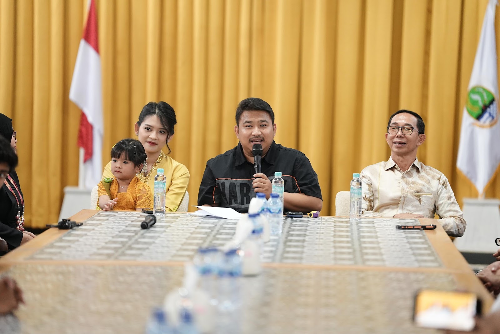 BUPATI SUBANG SAMBUT DELEGASI MANCANEGARA PADA WEST JAVA INTERNATIONAL FUN FOLK FESTIVAL, DORONG KOLABORASI BUDAYA DAN PARIWISATA