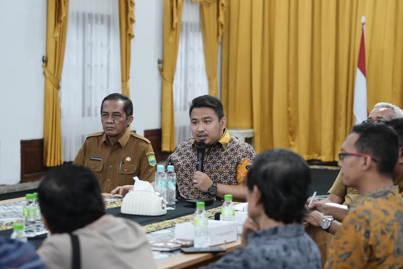 BUPATI SUBANG SIAPKAN PENATAAN PUJASERA, PEDAGANG DIPRIORITASKAN DALAM PENGEMBANGAN KAWASAN