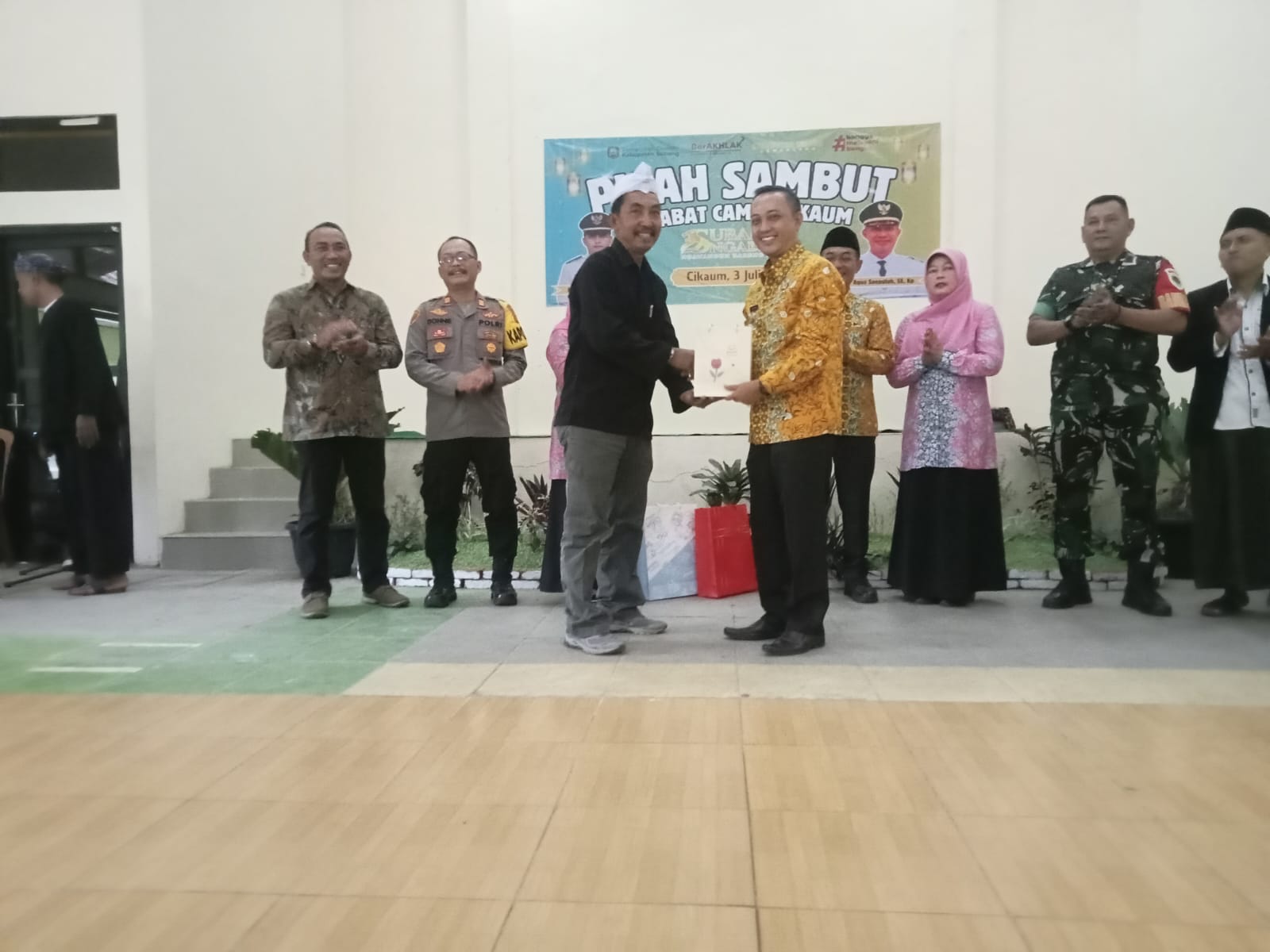 Camat Cikaum Agus Saepulah SE. Kp.Diberi Ucapan Selamat Dari Ketua DPK APDESI Cikaum juga DPK Tanjungsiang