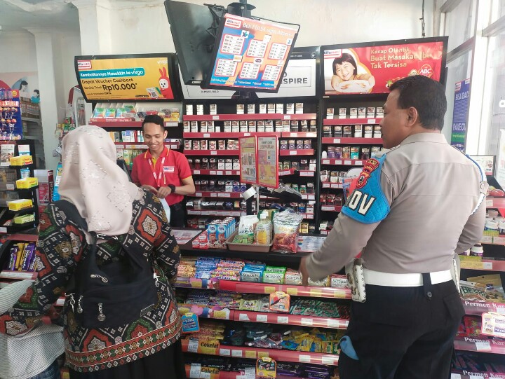 Cegah terjadinya tindak kriminalitas Personil Polsek Tanjungsiang, sambangi toko modern