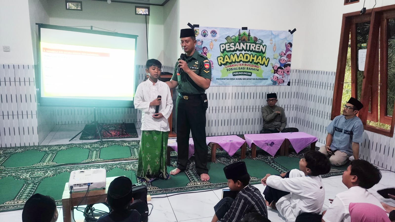 Cetak Generasi Anti-Bullying, Serda Awaludin Tanamkan Karakter di Pesantren Ramadhan SDN 2 Waru