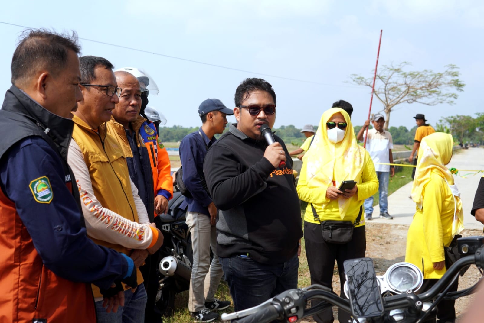 Cybernasa TV : Kang Rey Tolak Pencitraan: "Saya Malu Gunting Pita Kalau Jalan Cuma Sepotong!"