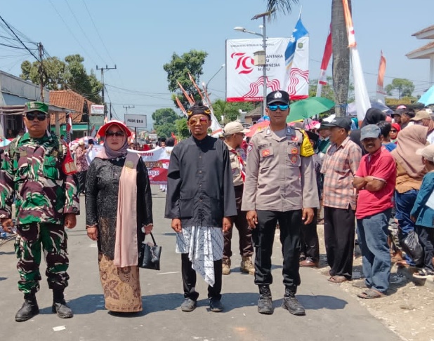 Cybernasa TV : Memeriahkan HUT Kemerdekaan RI Ke - 79 Warga Desa Tenjolaya Antusias Rayakan Agustusan Di Kecamatan Kasomalang
