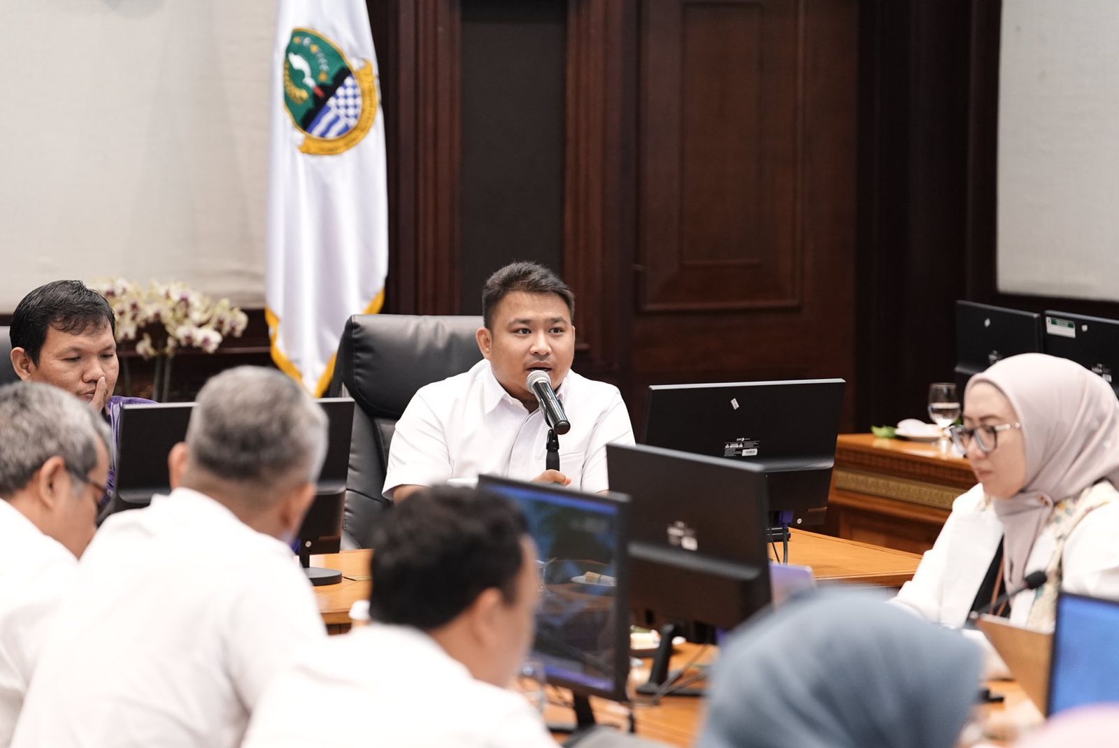CYBERNASA TV : RAPAT TERKAIT TAMBANG, KANG REY TEGASKAN DUKUNG PEMBANGUNAN DENGAN PRIORITAS KELESTARIAN ALAM