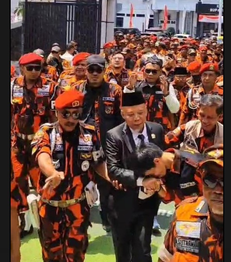 Cybernasa TV : Sambut Gembira Ribuan Anggota Pemuda Pancasila MPC Subang Iringi Endang KosasihYang Di Lantik Jadi Anggota DPRD Subang 2024-2029