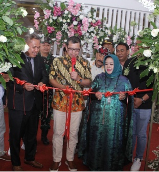 D'Sultan Resto and Cafe Ciater Diresmikan