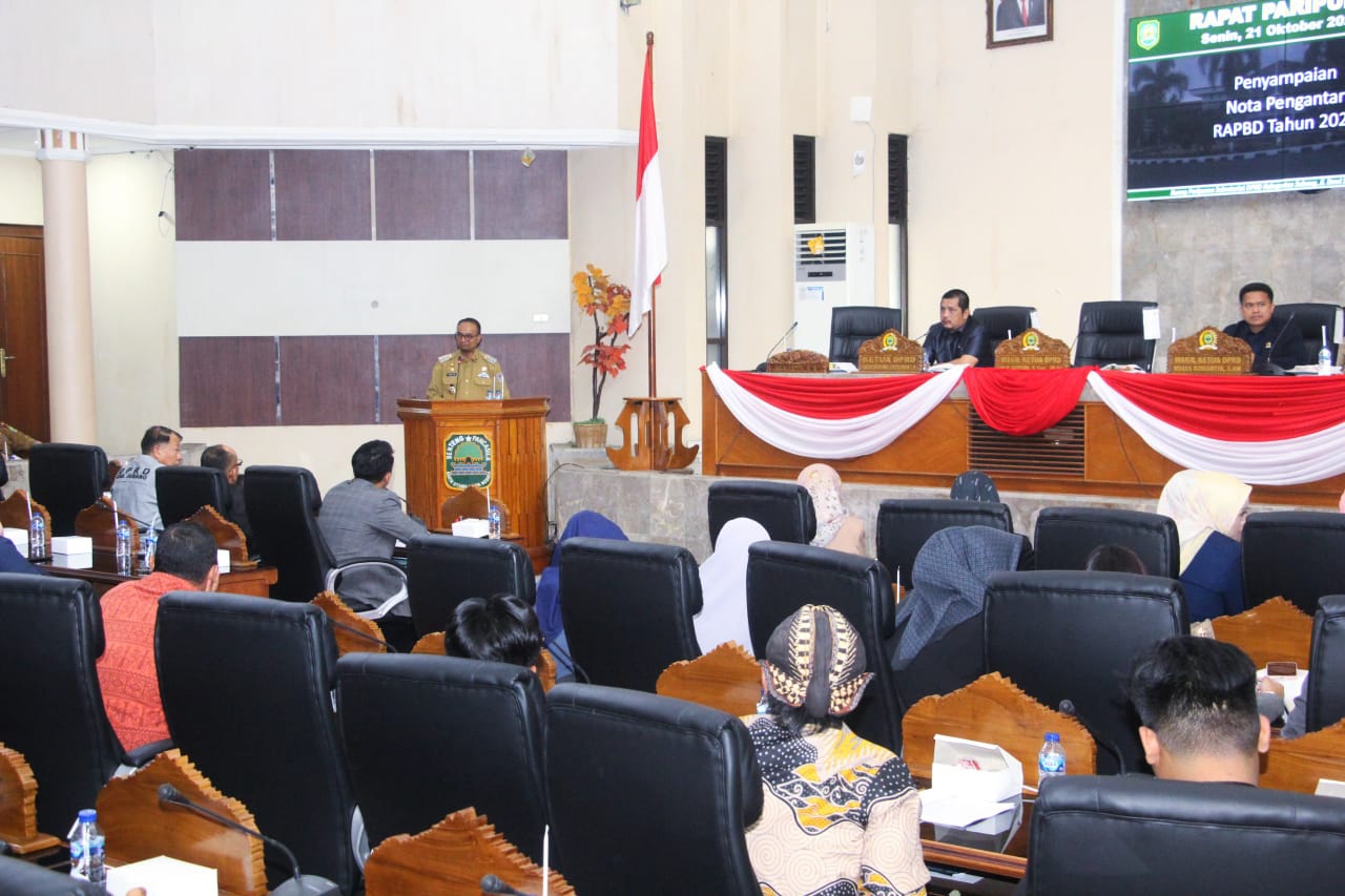 Dalam Rapat Paripurna DPRD Kab. Subang Pj. Bupati Subang Paparkan Nota Pengantar RAPBD Tahun 2025