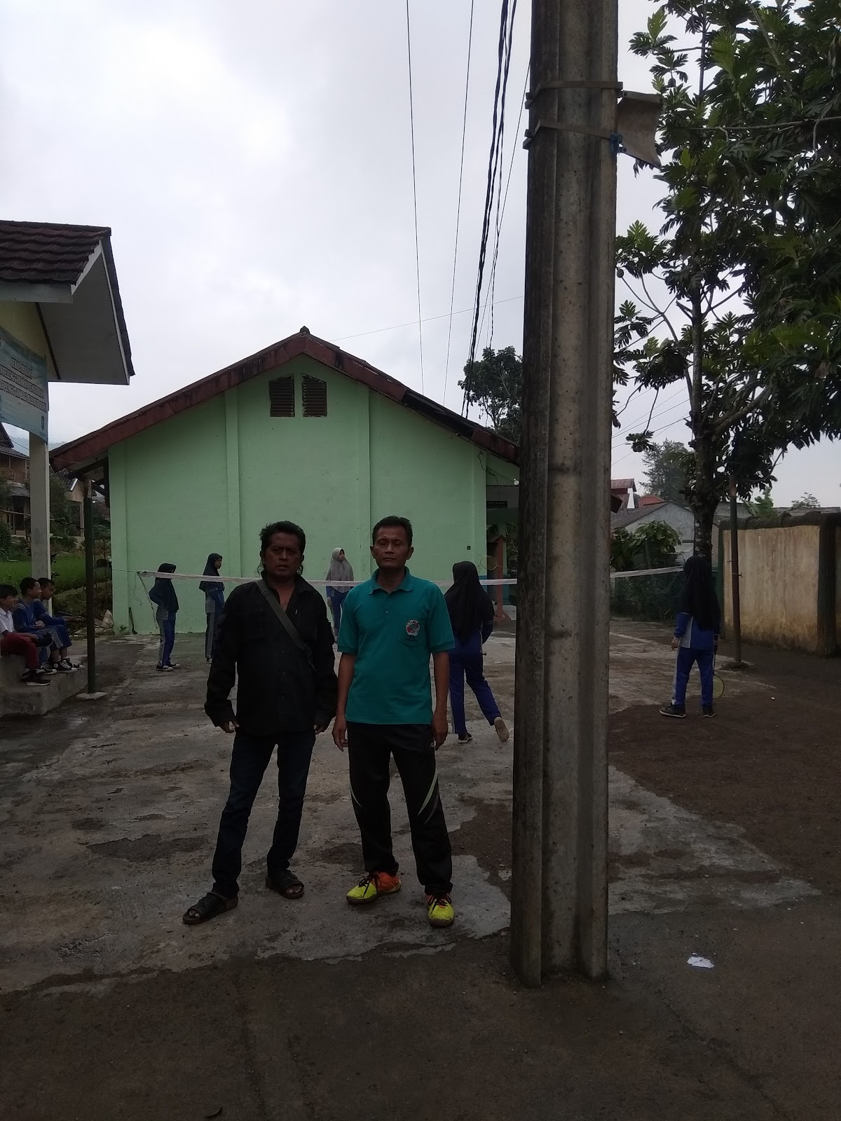 Demi Peduli Pendidikan PLN Subang Diminta Geserkan Tiang Listrik