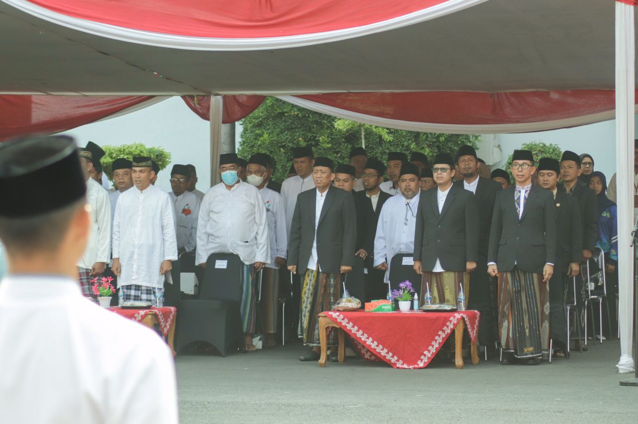 DI PENGHUJUNG MASA JABATAN BUPATI DAN WABUP HADIRI HARI SANTRI NASIONAL