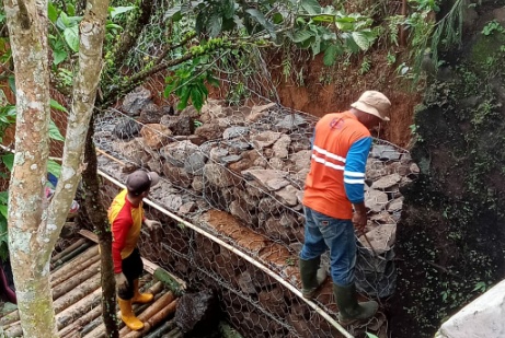 Diduga Ada Proyek "Siluman" Di Lingkungan Desa Cicadas Sagalaherang Subang