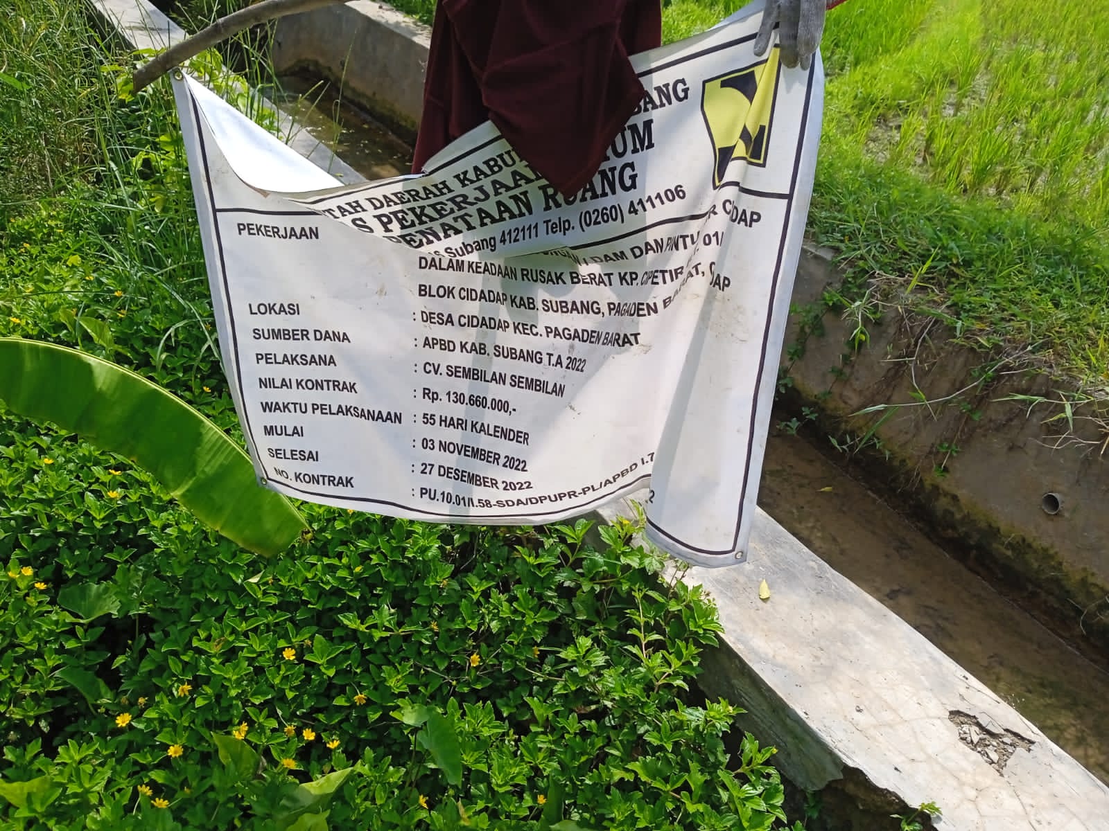 Diduga Proyek TPT / Drainase Di Desa Cidadap Kecamatan Pagaden Barat Pengerjaannya asal - asalan