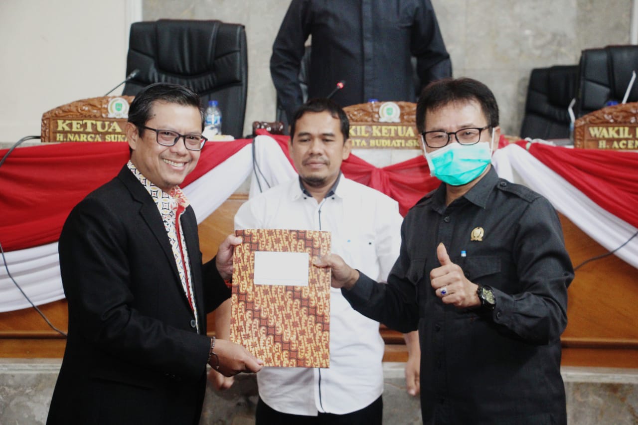 DPRD Kab.Subang Selenggarakan Rapat Paripurna Dengan Agenda Pengumuman Keputusan DPRD Tentang Penyempurnaan Raperda APBD Kab.Subang TA. 2023 Hasil Evaluasi Gubernur Jabar