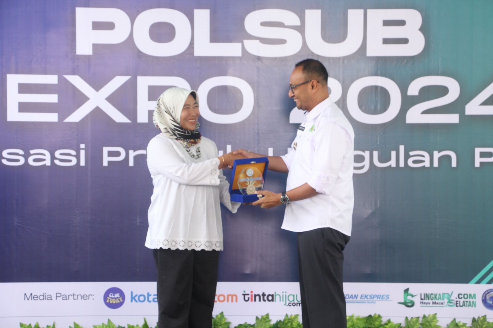 Dr. Imran Tekankan Inovasi dan Kolaborasi, Kunci Kemajuan Subang dalam Era Teknologi Tinggi dalam Expo Hilirisasi Produk Unggulan 2024 Politeknik Negeri Subang**