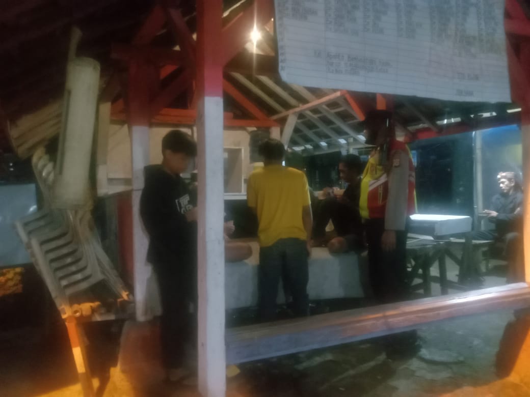 Dukung Harkamtibmas Yang Kondusif, Unit Patroli Polsek Cijambe Lakukan Giat Kontrol Satkamling