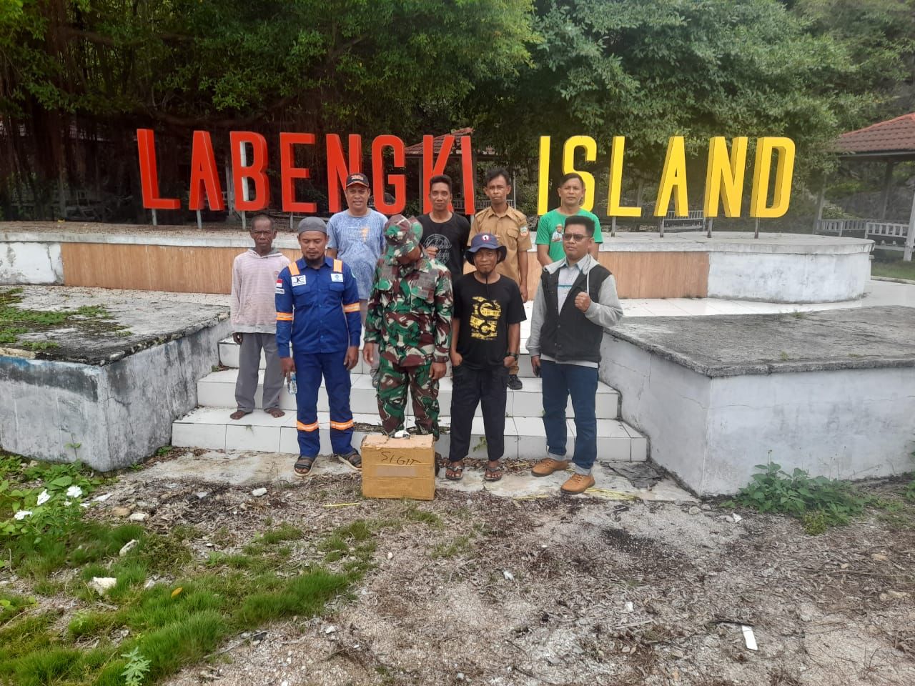 Dukung Manunggal Air Bersih TNI AD, Kodim 1430/Konut Tinjau Lokasi titik air dalam rangka pembuatan Sumur Bor Untuk Warga Pulau Labengki