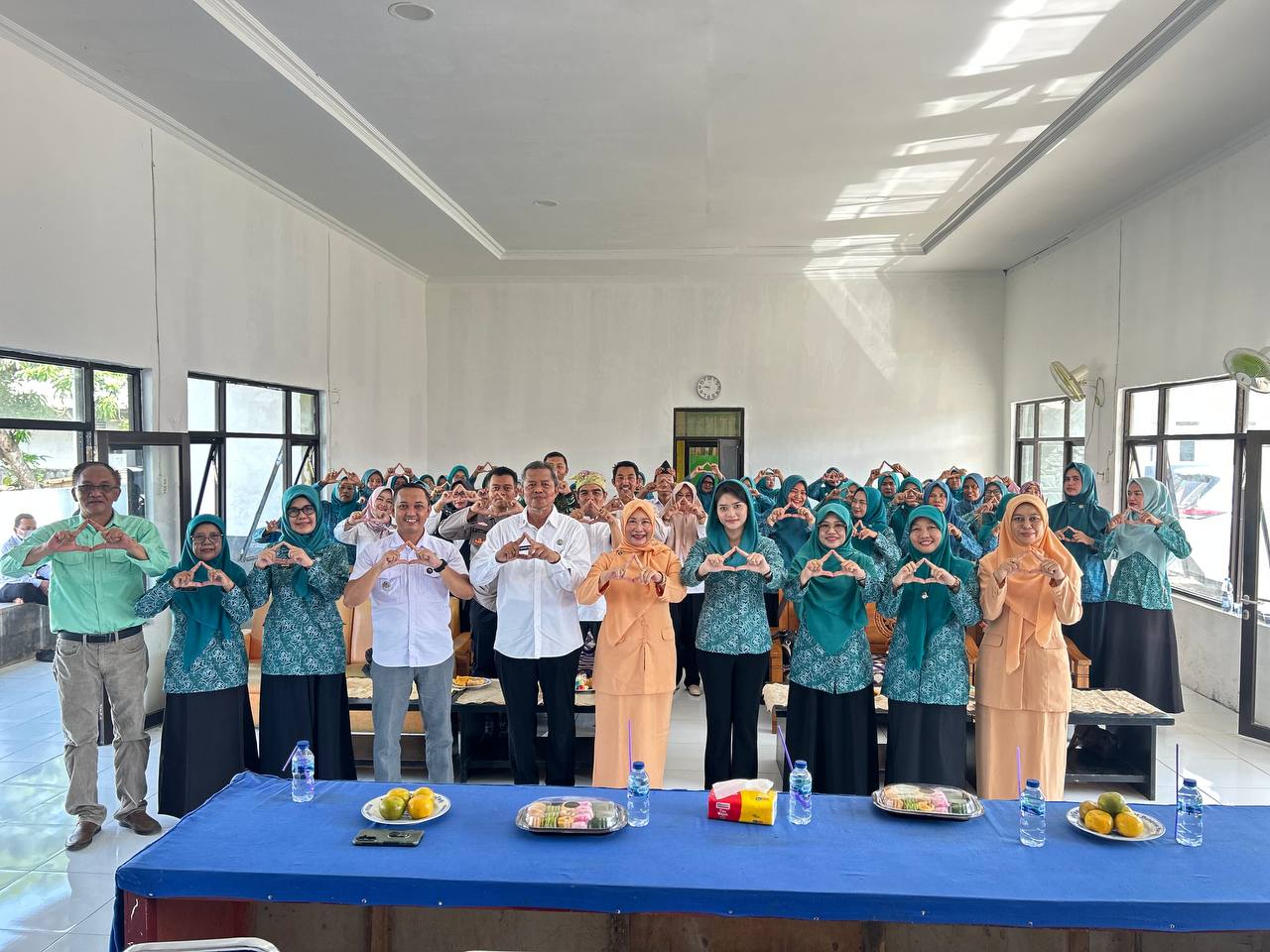 EGA ANJANI REYNALDY HADIRI GELAR PANGAN MURAH DI DESA GANDASARI, DUKUNG PRODUK UMKM DENGAN BERBELANJA PRODUK LOKAL