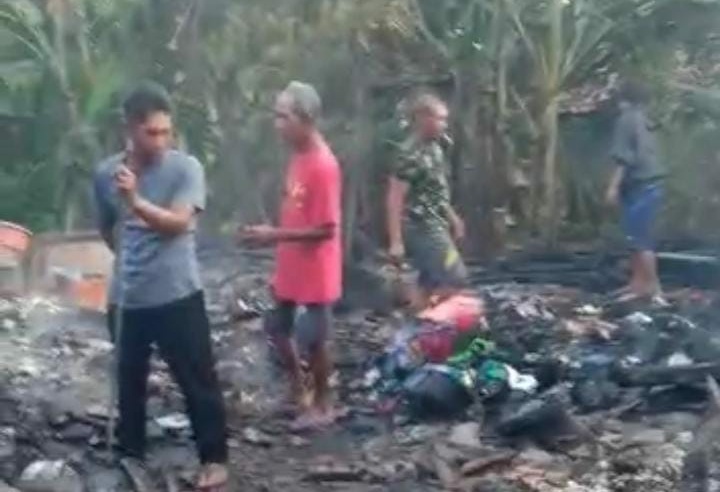 Gegara Lupa Cabut Setrikaan, Api Lalap Rumah Warga