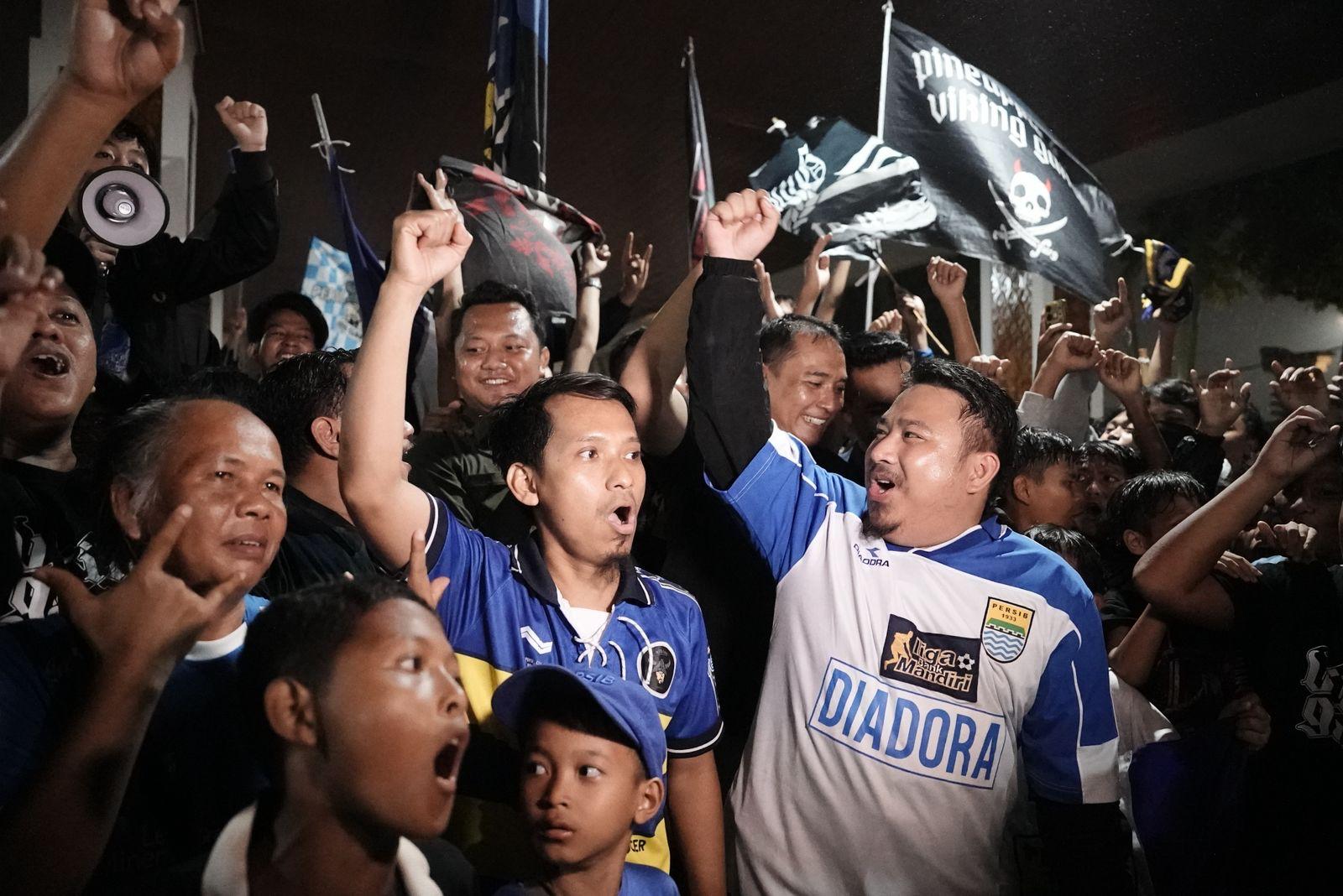 GELAR NONTON BARENG PERSIB,KANG REY TUNJUKKAN DUKUNGAN PENUH UNTUK PERSIB JUARA