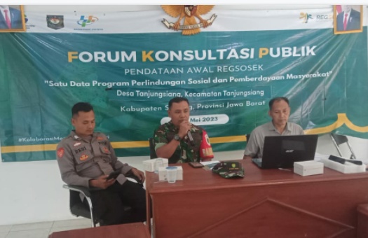 Giat Bhabinktm dan Babinsa Desa Tanjungsiang melaksanakan  pendampingan Rakor Forum Konsultasi Publik hasil Regsosek 2022 Desa Tanjungsiang