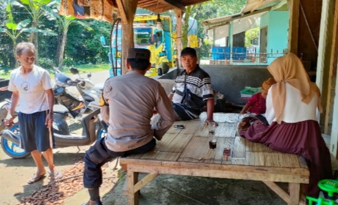 Giat DDS Bhabinktm Desa Sindanglaya Kepada warga masyarakat Dusun Cileles Desa Sindanglaya