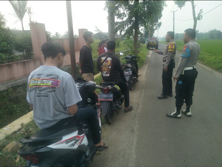 Giat  Patroli Sore menjelang berbuka Puasa, Anggota Patroli QR18.B Polsek Tanjungsiang