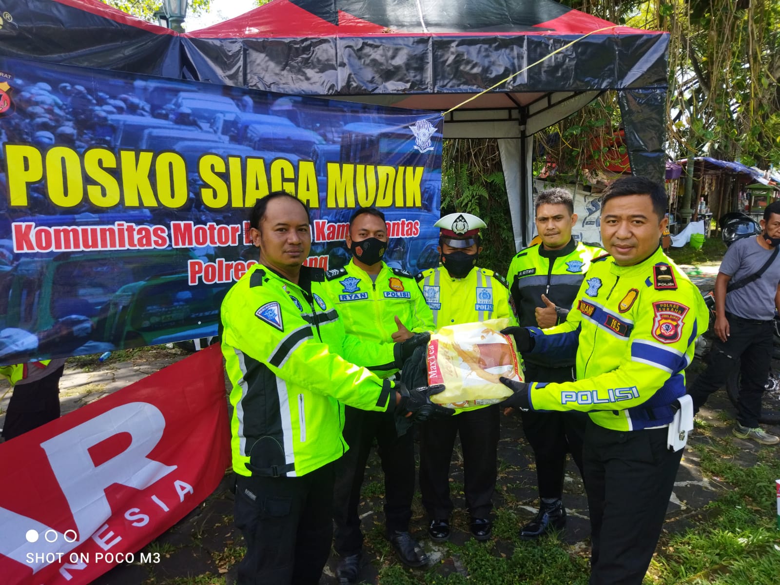Giat Pembagian Sembako Kepada Komunitas Sepeda Motor