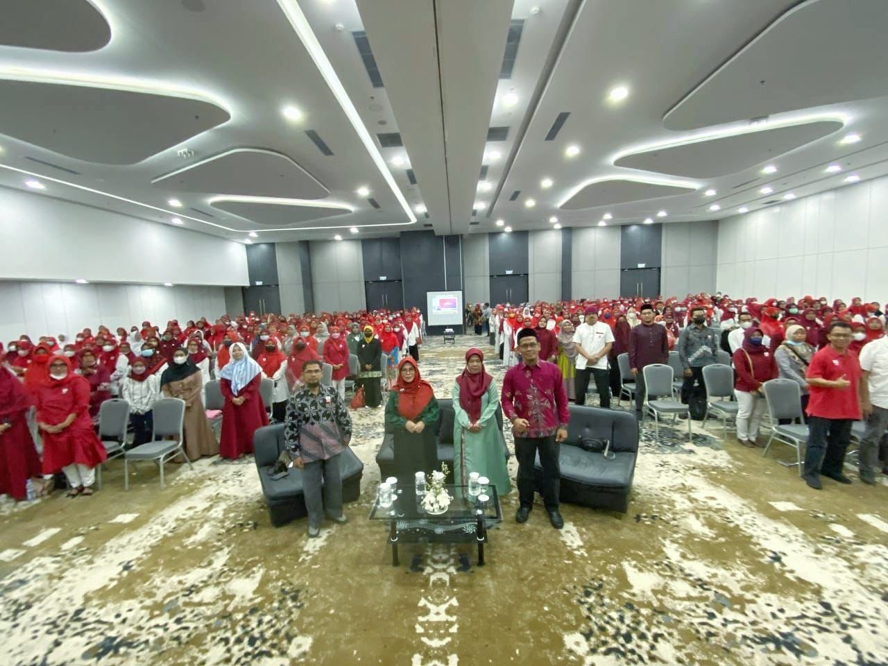 H. Yoyoh Hadiri Seminar Hybrid  Magnet Rezeki