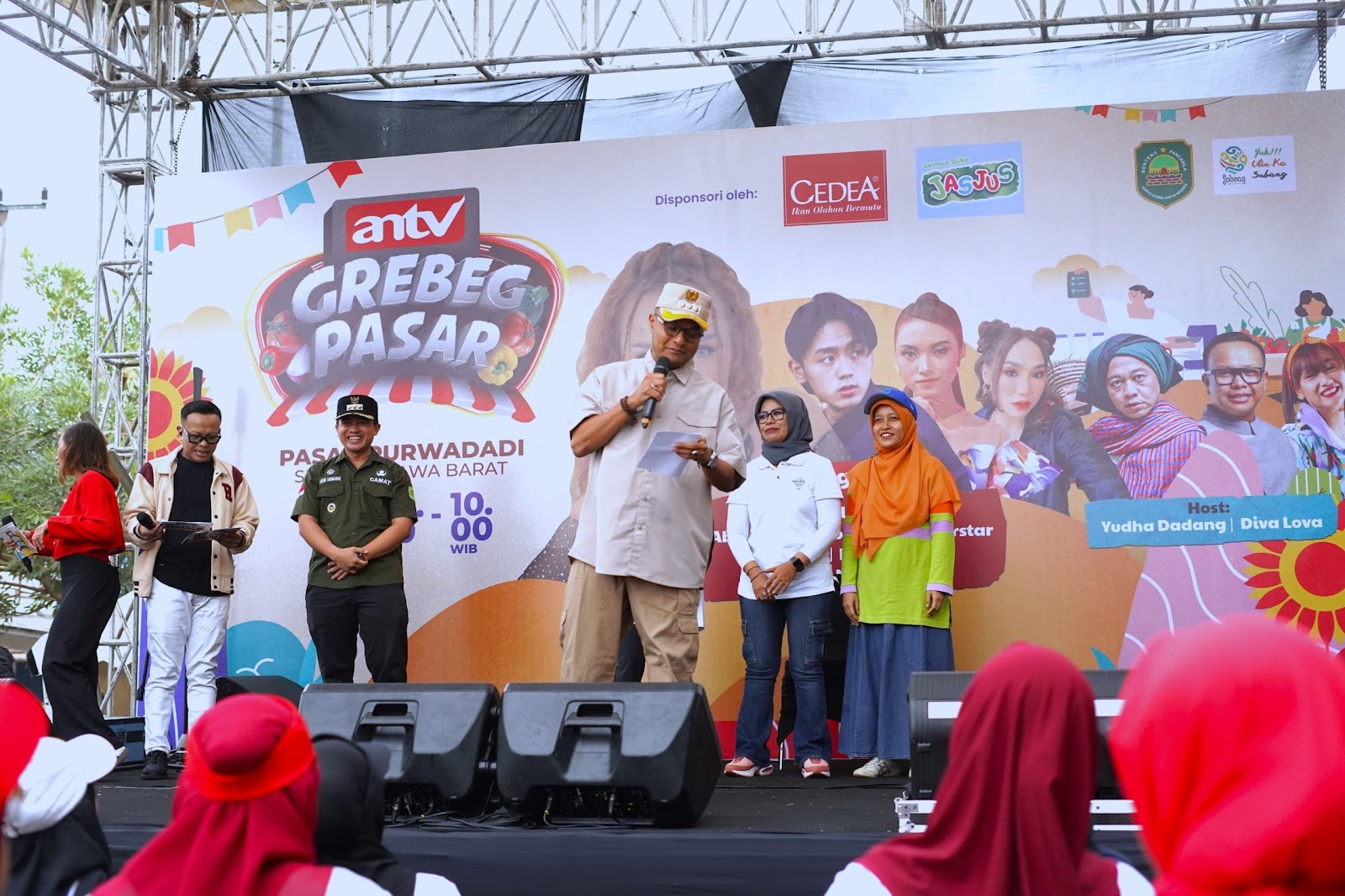 HADIR DALAM GREBEG PASAR, PJ BUPATI SUBANG AJAK MASYARAKAT RAMAIKAN ALUN-ALUN PADA SABTU MENDATANG