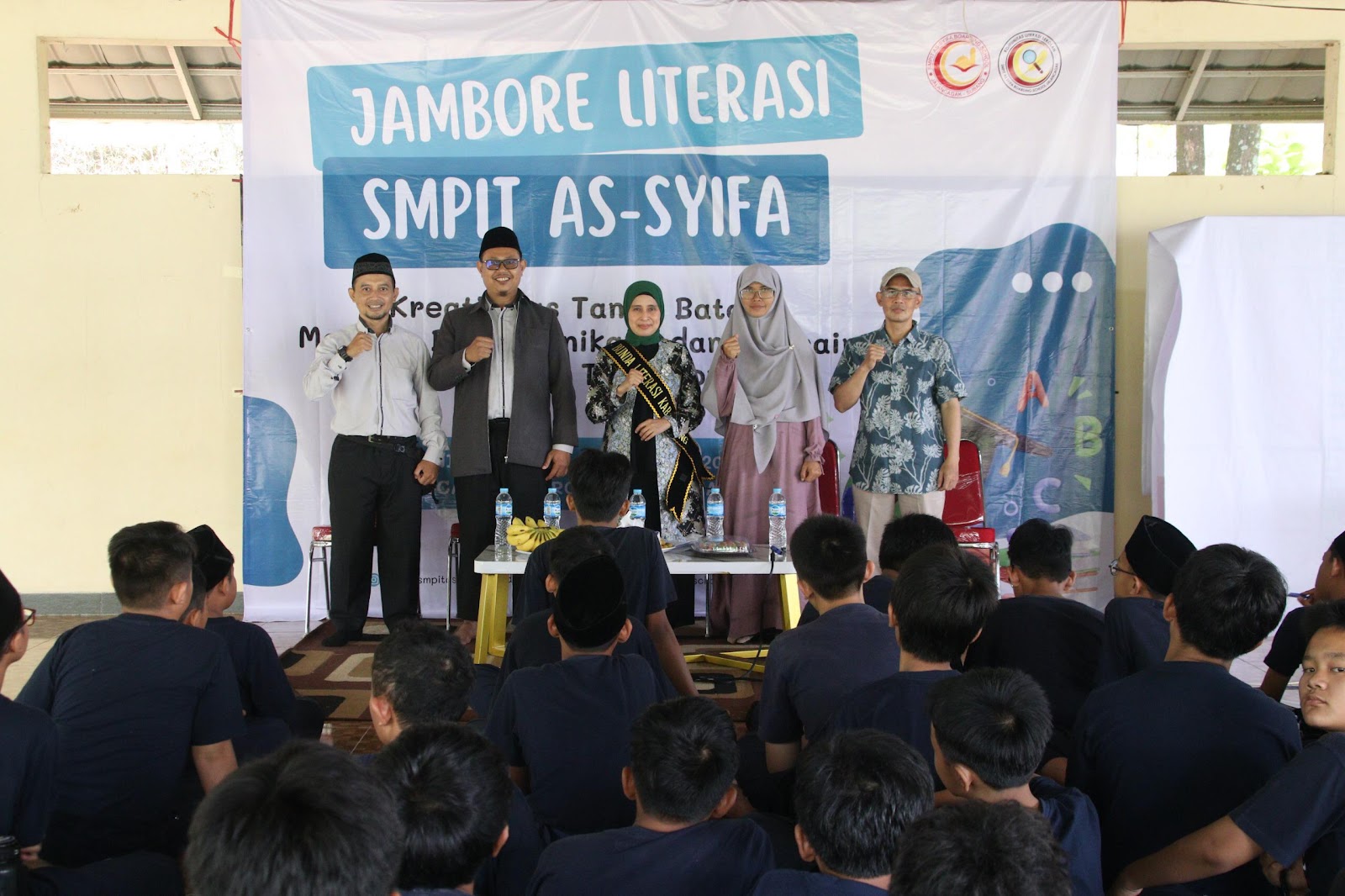 Hadiri Jambore Literasi SMPIT As-Syifa. Ny. Rosnelly Mengajak Untuk Terus Membaca Perluas Wawasan