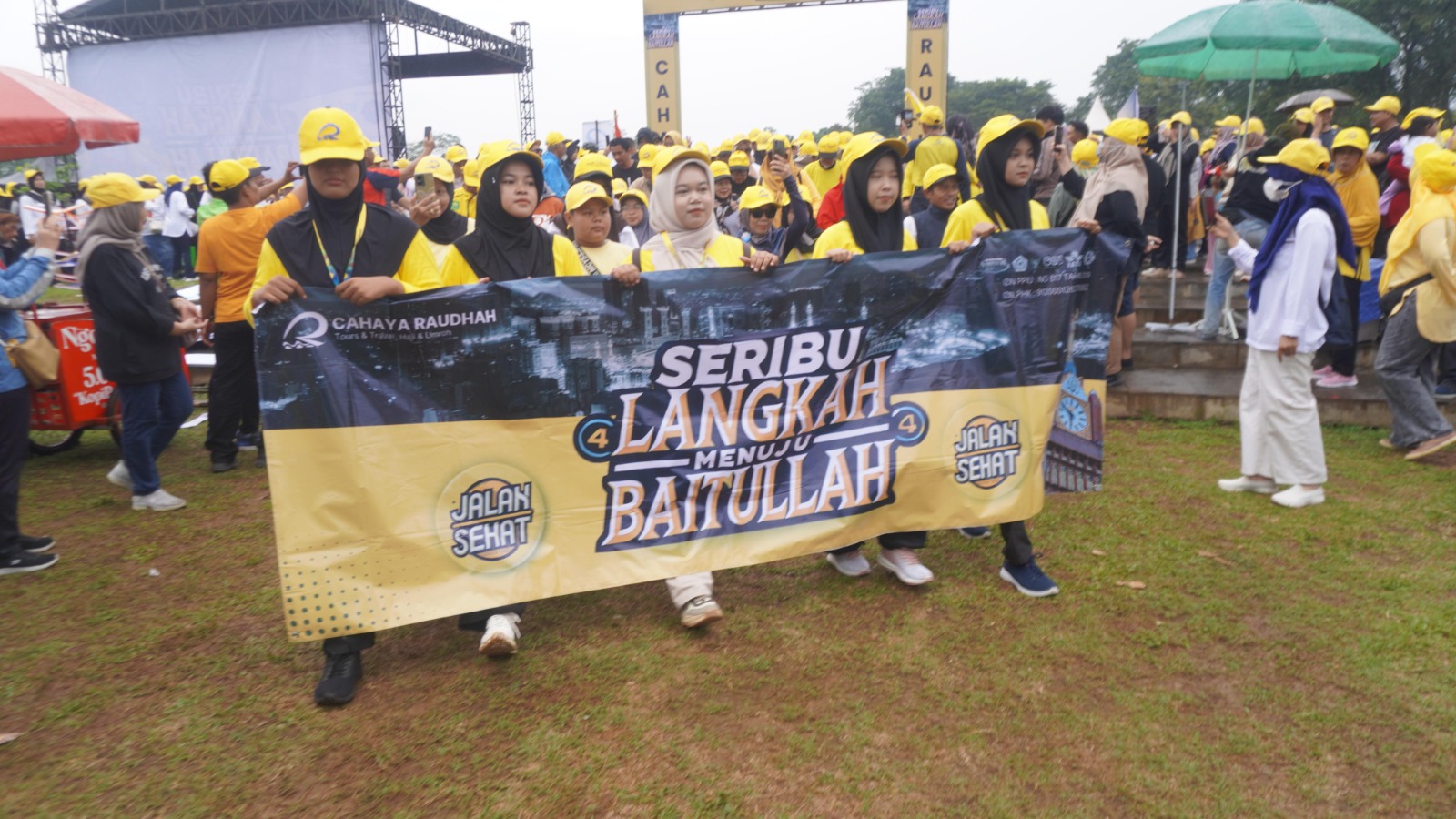 HADIRI KEGIATAN 'JALAN SEHAT MENUJU BAITULLAH JILID 4', SEKDA SUBANG: PERKUAT SPIRITUALITAS DAN KEBERSAMAAN